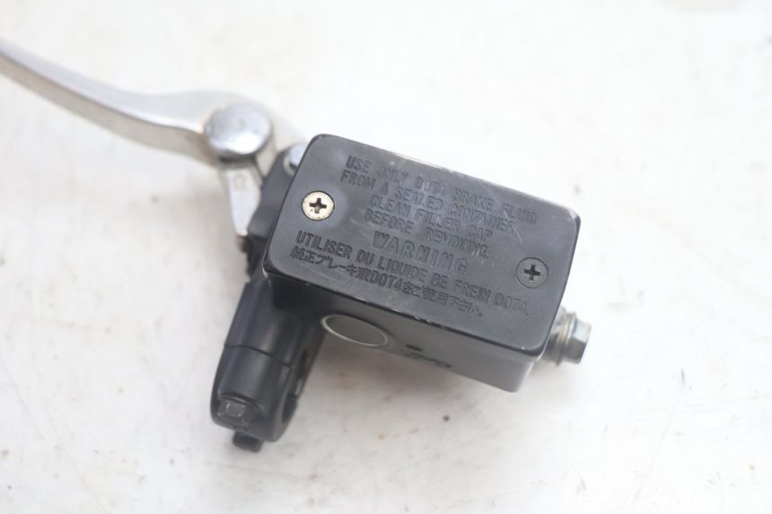 photo de BREMSPUMPE HINTEN SUZUKI BURGMAN EXECUTIVE ABS 650 (2006 - 2012) - Zoom auf Gebrauchszustand