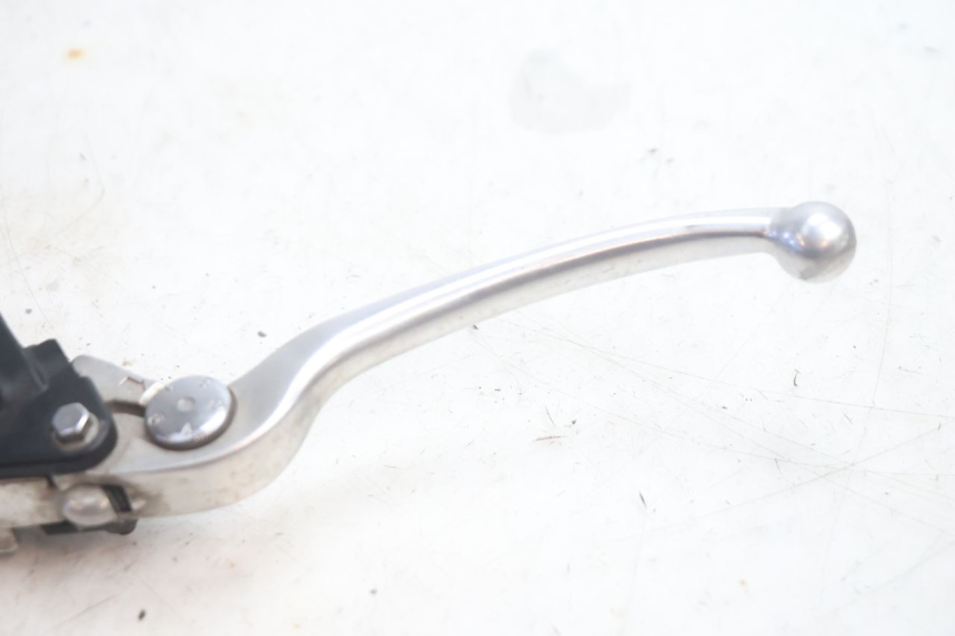 photo de BREMSPUMPE HINTEN SUZUKI BURGMAN EXECUTIVE ABS 650 (2006 - 2012) - Details der Befestigungspunkte