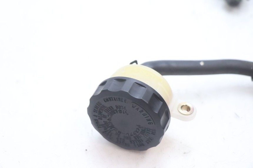 photo de BREMSPUMPE HINTEN HONDA CB F HORNET 600 (2005 - 2006) - Zoom auf Gebrauchszustand