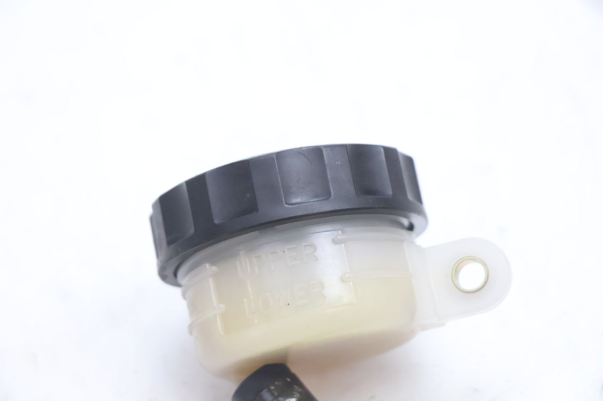 photo de BREMSPUMPE HINTEN HONDA CB F HORNET 600 (2005 - 2006) - Details der Befestigungspunkte