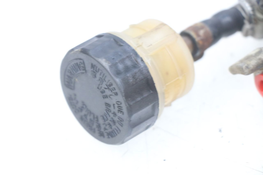 photo de HAUPTBREMSZYLINDER HINTEN HONDA CBR RR FIREBLADE 900 (1992 - 1994) - Alternative Perspektive