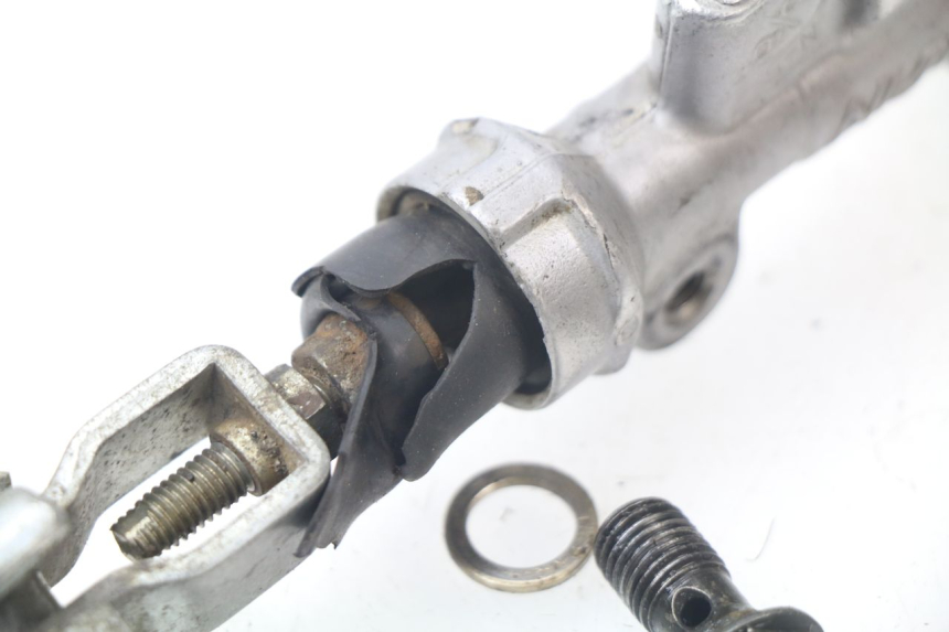 photo de BREMSPUMPE HINTEN HONDA CRF CR-F 450 (2001 - 2005) - Detailansicht des Bauteils