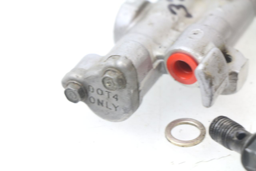 photo de BREMSPUMPE HINTEN HONDA CRF CR-F 450 (2001 - 2005) - Details der Befestigungspunkte