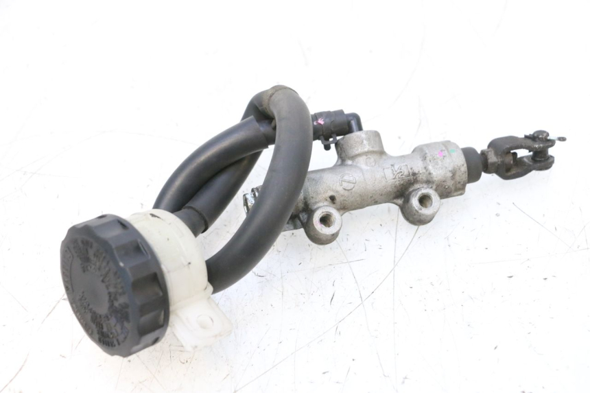 photo de HAUPTBREMSZYLINDER HINTEN KAWASAKI ER-6 ER6 F ABS 650 (2012 - 2016) - Zoom auf Gebrauchszustand