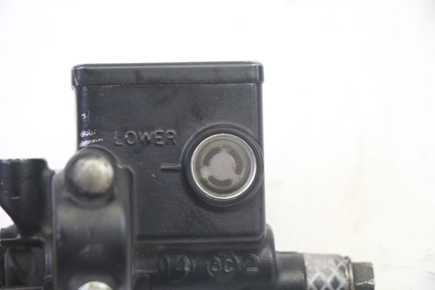 photo de HAUPTBREMSZYLINDER HINTEN HONDA FES S-WING SWING ABS 125 (2007 - 2015) - Technische Nahaufnahme