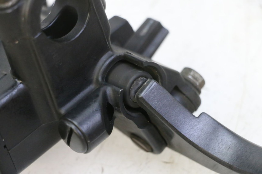 photo de HAUPTBREMSZYLINDER HINTEN HONDA FES S-WING SWING ABS 125 (2007 - 2015) - Detailansicht des Bauteils