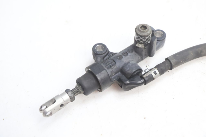 photo de BREMSPUMPE HINTEN YAMAHA FJR 1300 (2001 - 2005) - Detailansicht des Bauteils