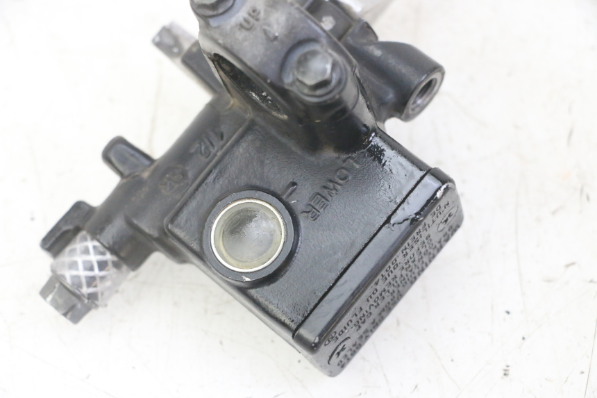 photo de BREMSPUMPE HINTEN HONDA FORZA ABS 300 (2013 - 2017) - Details der Befestigungspunkte