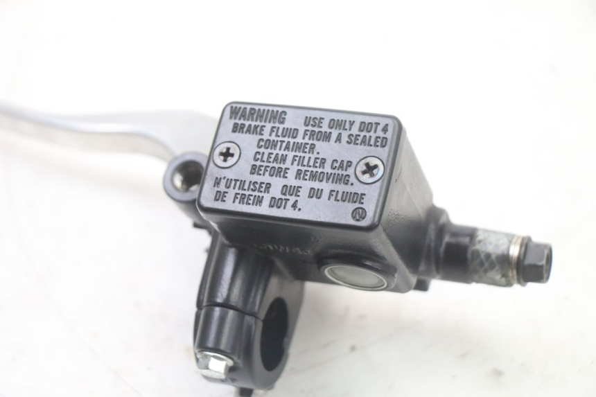 photo de BREMSPUMPE HINTEN HONDA FORZA 125 (2021 - 2025) - Details der Befestigungspunkte