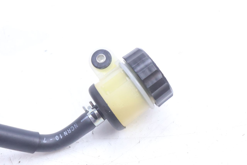 photo de BREMSPUMPE HINTEN YAMAHA FZ8 800 (2010 - 2016) - Oberflächenzustand und Material