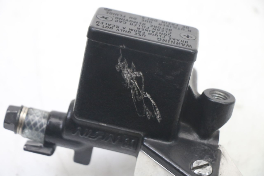 photo de BREMSPUMPE HINTEN HONDA FORZA 125 (2021 - 2025) - Details der Befestigungspunkte