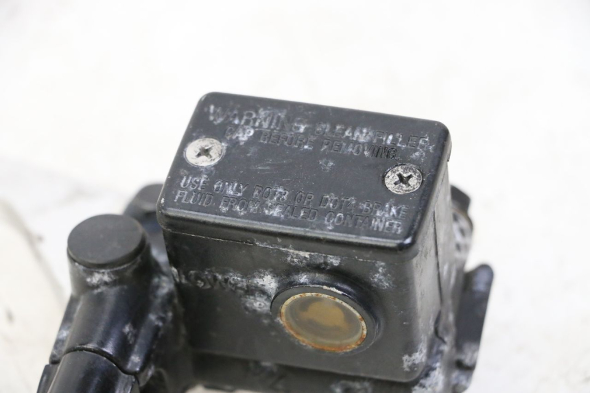 photo de BREMSPUMPE HINTEN SYM JOYMAX 125 (2010 - 2017) - Details der Befestigungspunkte