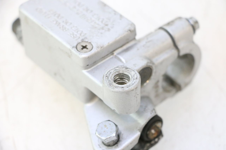 photo de BREMSPUMPE HINTEN KYMCO LIKE 125 (2009 - 2016) - Details der Befestigungspunkte