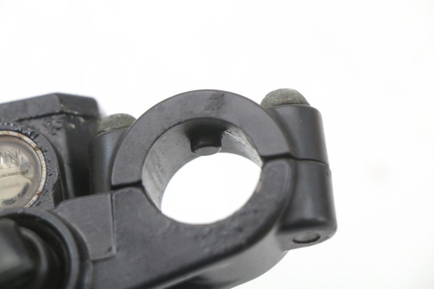 photo de HAUPTBREMSZYLINDER HINTEN PIAGGIO MP3 500 (2011 - 2015) - Details der Befestigungspunkte