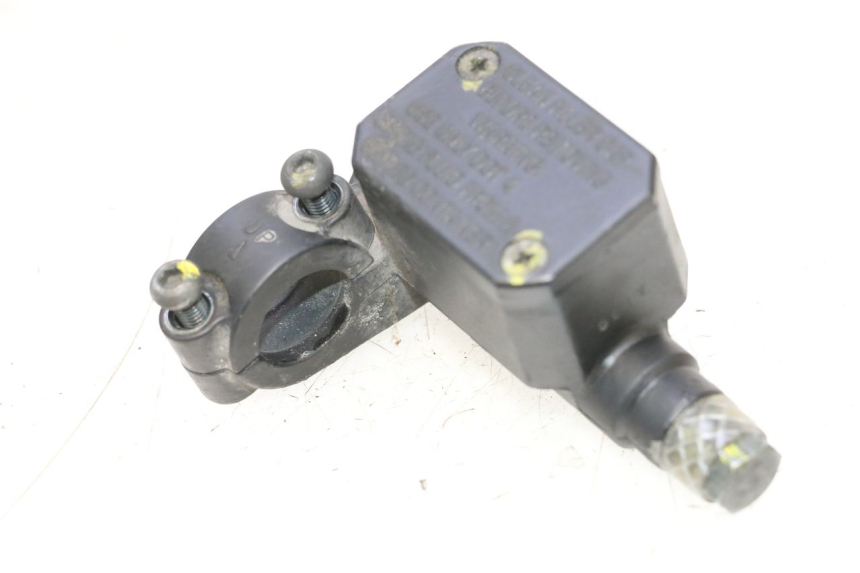 photo de HAUPTBREMSZYLINDER HINTEN PIAGGIO MP3 RL 250 (2006 - 2010) - Technische Nahaufnahme