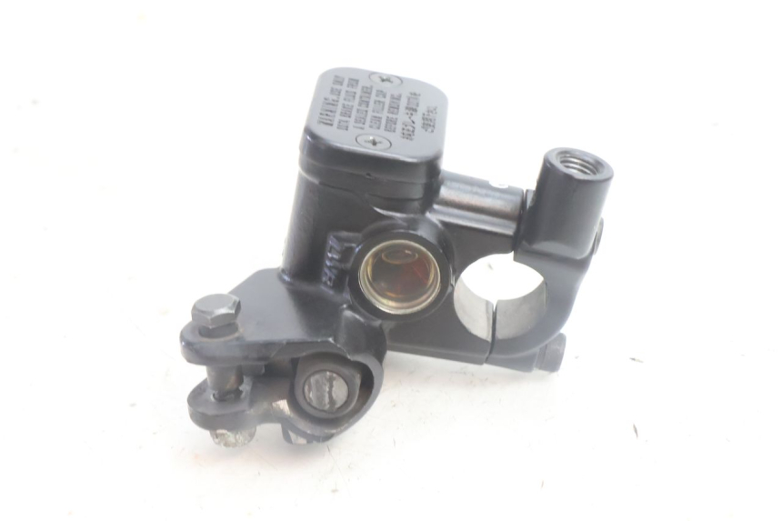 photo de BREMSPUMPE HINTEN YAMAHA N-MAX NMAX 125 (2021 - 2024) - Technische Nahaufnahme