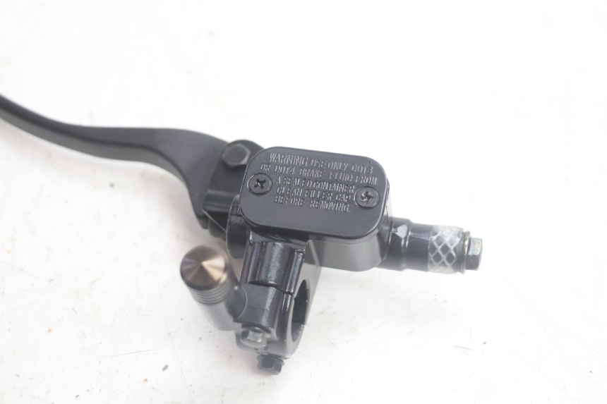 photo de BREMSPUMPE HINTEN JM MOTORS R-MAX TECH 50 (2024 - 2026) - Zoom auf Gebrauchszustand