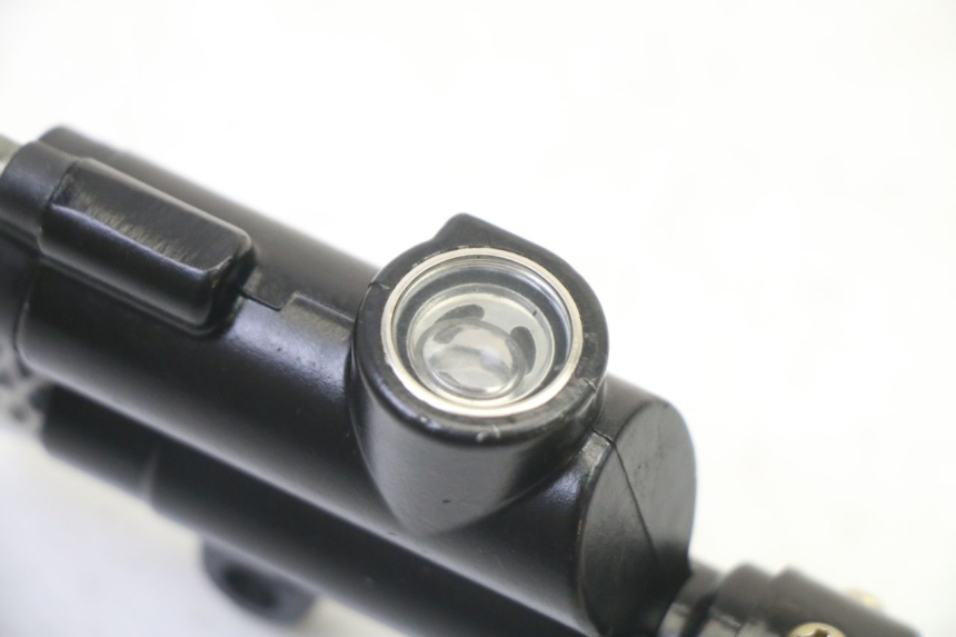 photo de HAUPTBREMSZYLINDER HINTEN APOLLO RFZ 125 - Technische Nahaufnahme