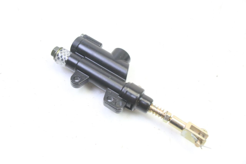 photo de HAUPTBREMSZYLINDER HINTEN APOLLO RFZ 125 - Gesamtansicht des Produkts