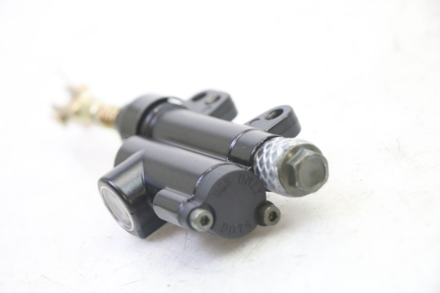 photo de HAUPTBREMSZYLINDER HINTEN APOLLO RFZ 125 - Oberflächenzustand und Material