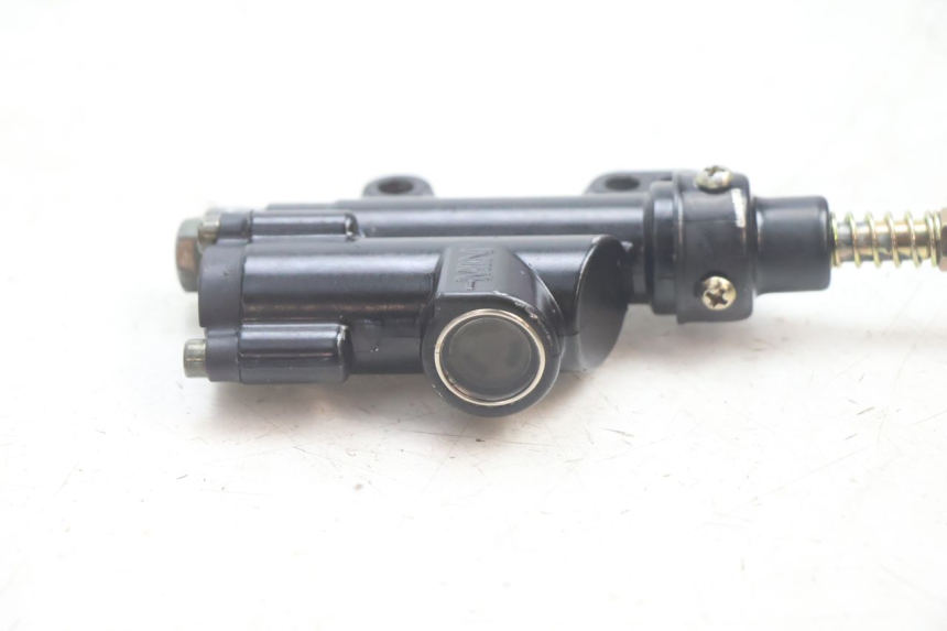 photo de HAUPTBREMSZYLINDER HINTEN APOLLO RFZ 150 - Zoom auf Gebrauchszustand