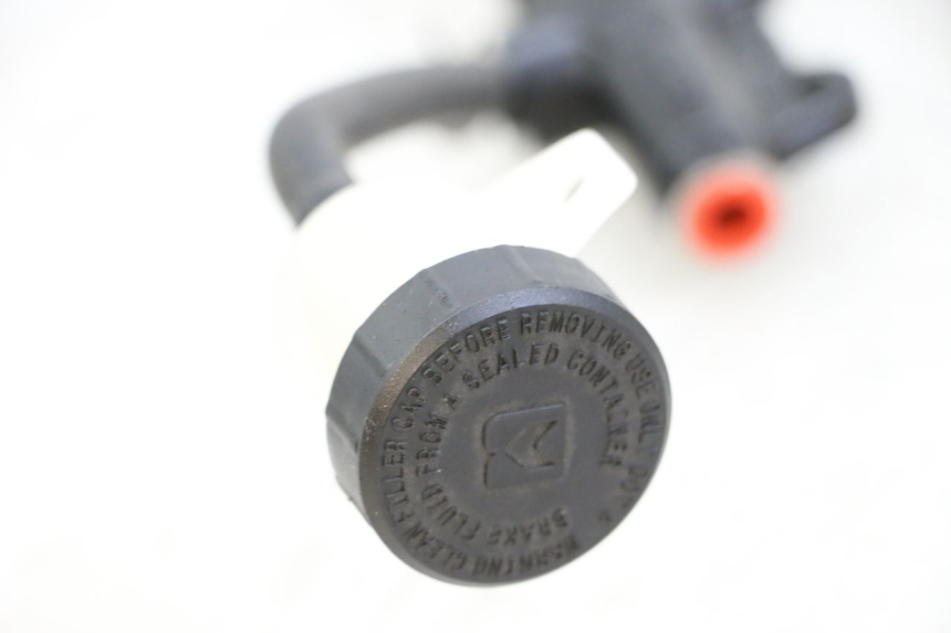 photo de BREMSPUMPE HINTEN ROYAL ENFIELD CONTINENTAL GT 650 (2019 - 2024) - Detailansicht des Bauteils