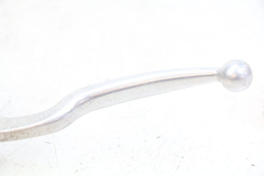 photo de HAUPTBREMSZYLINDER HINTEN PEUGEOT SATELIS 125 (2010 - 2012) - Details der Befestigungspunkte