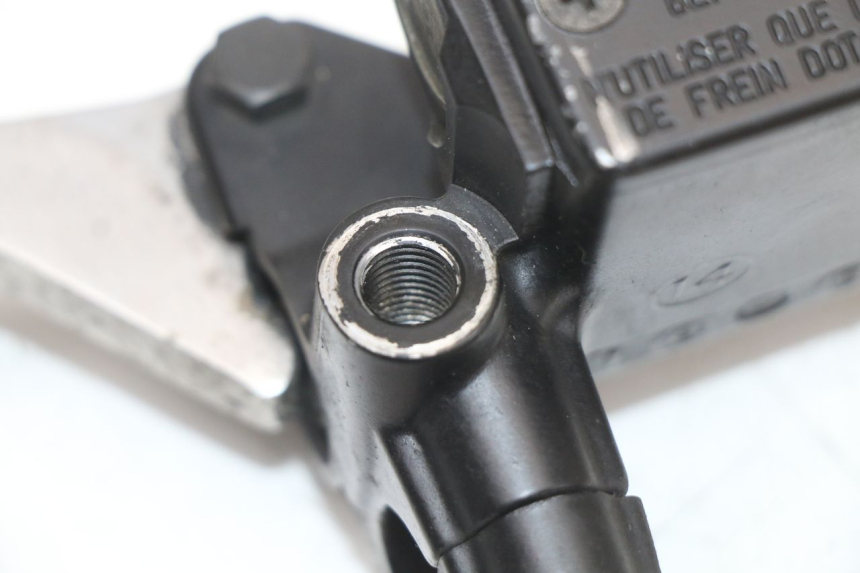 photo de HAUPTBREMSZYLINDER HINTEN PEUGEOT SATELIS 125 (2010 - 2012) - Alternative Perspektive