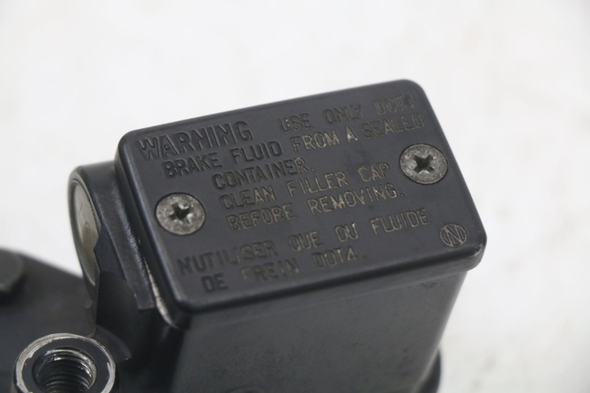 photo de HAUPTBREMSZYLINDER HINTEN PEUGEOT SATELIS 125 (2010 - 2012) - Technische Nahaufnahme