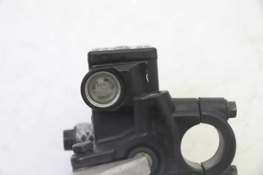 photo de HAUPTBREMSZYLINDER HINTEN PEUGEOT SATELIS 125 (2010 - 2012) - Technische Nahaufnahme