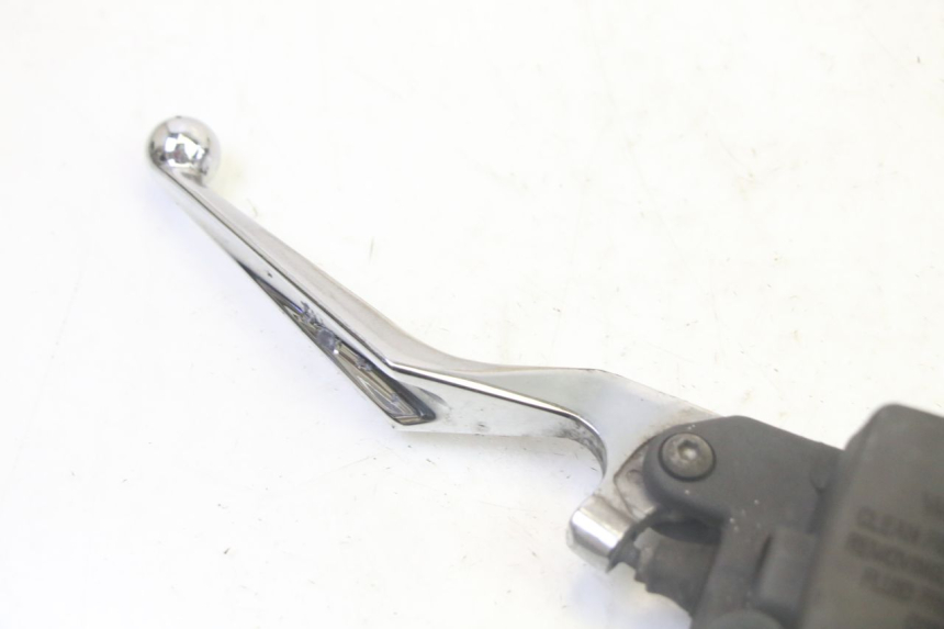 photo de HAUPTBREMSZYLINDER HINTEN PEUGEOT SATELIS 125 (2006 - 2009) - Detailansicht des Bauteils