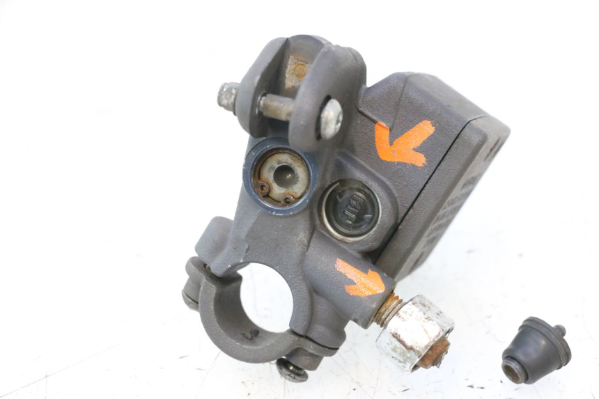 photo de HAUPTBREMSZYLINDER HINTEN PEUGEOT SATELIS 125 (2006 - 2009) - Technische Nahaufnahme