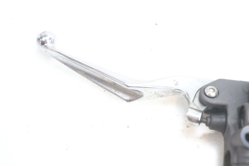photo de HAUPTBREMSZYLINDER HINTEN PEUGEOT SATELIS 125 (2006 - 2009) - Detailansicht des Bauteils