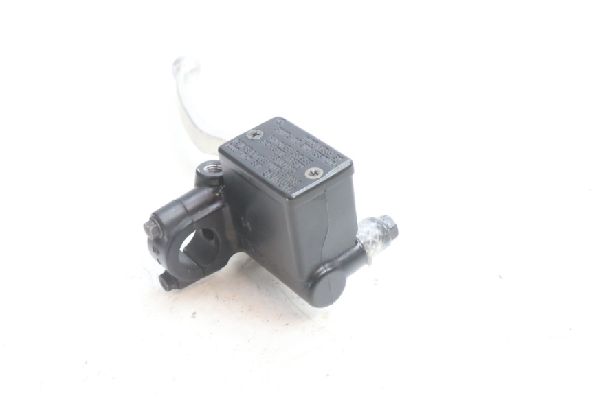 photo de HAUPTBREMSZYLINDER HINTEN PEUGEOT SATELIS 125 (2006 - 2009) - Details der Befestigungspunkte