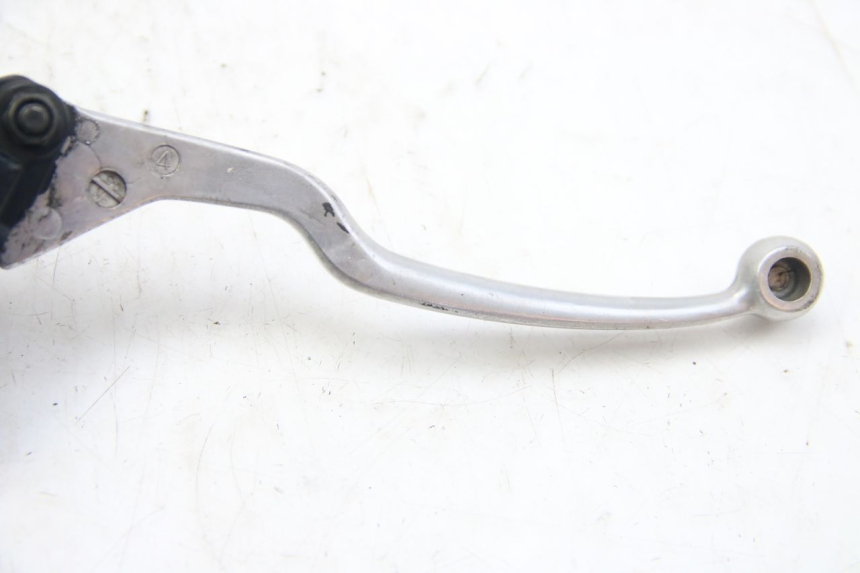 photo de HAUPTBREMSZYLINDER HINTEN SUZUKI SIXTEEN 125 (2008 - 2010) - Details der Befestigungspunkte