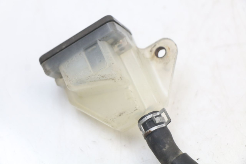 photo de BREMSPUMPE HINTEN SUZUKI GS F 500 (2004 - 2007) - Technische Nahaufnahme