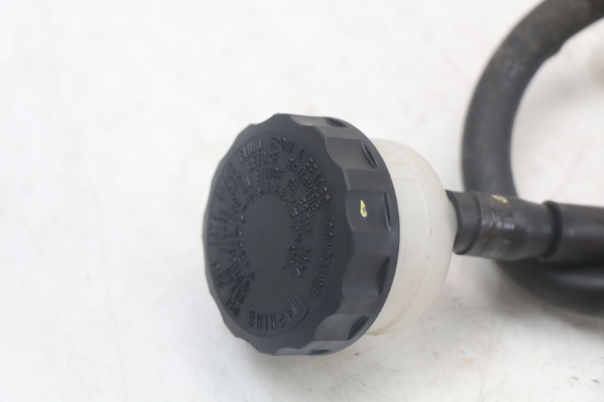 photo de HAUPTBREMSZYLINDER HINTEN KAWASAKI VERSYS ABS 650 (2015 - 2018) - Alternative Perspektive