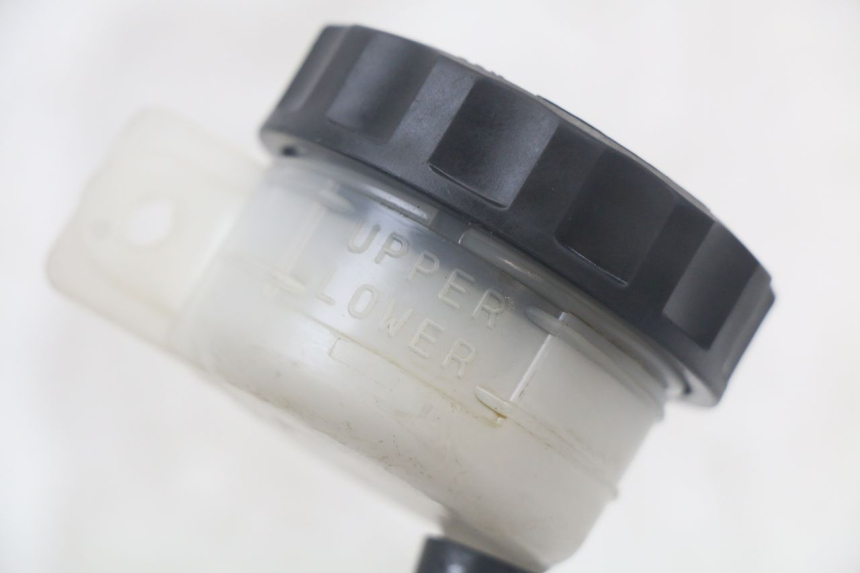 photo de HAUPTBREMSZYLINDER HINTEN KAWASAKI VERSYS ABS 650 (2015 - 2018) - Details der Befestigungspunkte