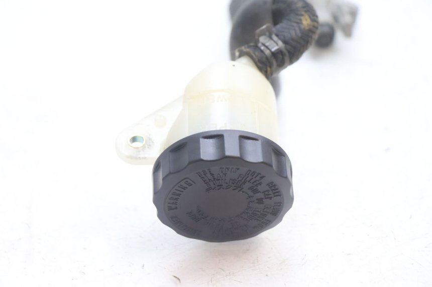 photo de BREMSPUMPE HINTEN HONDA VFR FI RC46 800 (1998 - 2001) - Details der Befestigungspunkte