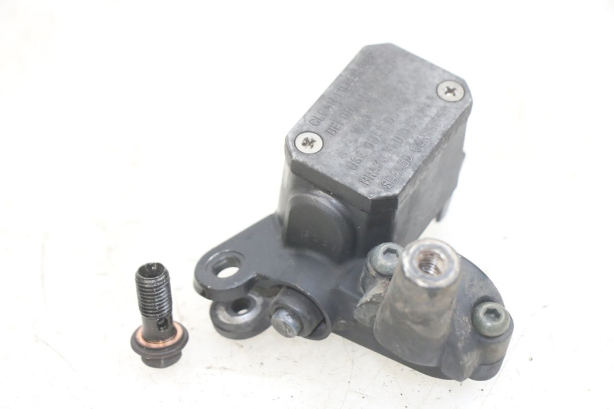 photo de HAUPTBREMSZYLINDER HINTEN YAMAHA X-MAX XMAX 250 (2006 - 2009) - Technische Nahaufnahme