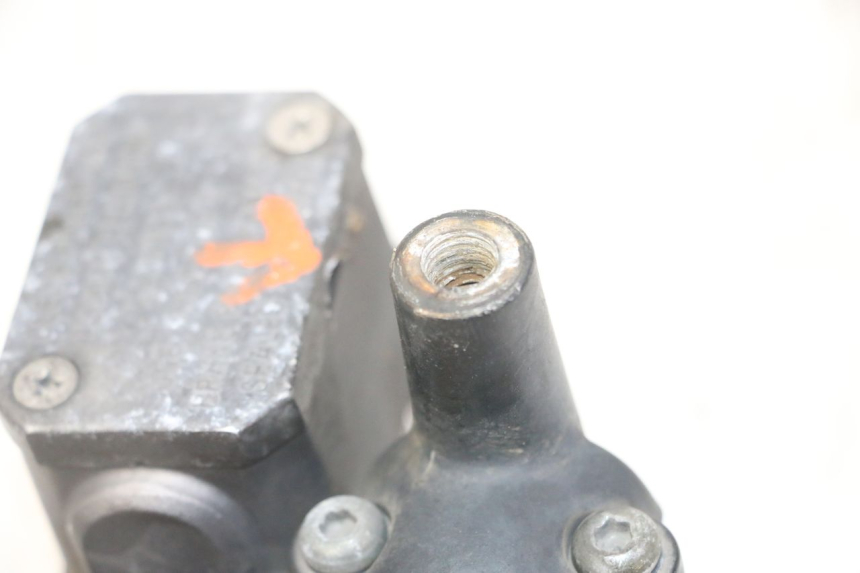 photo de HAUPTBREMSZYLINDER HINTEN YAMAHA XMAX X-MAX 125 (2006 - 2009) - Alternative Perspektive