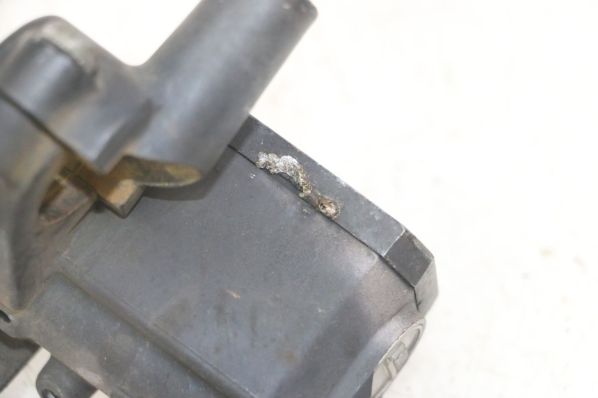 photo de HAUPTBREMSZYLINDER HINTEN YAMAHA XMAX X-MAX 125 (2006 - 2009) - Details der Befestigungspunkte