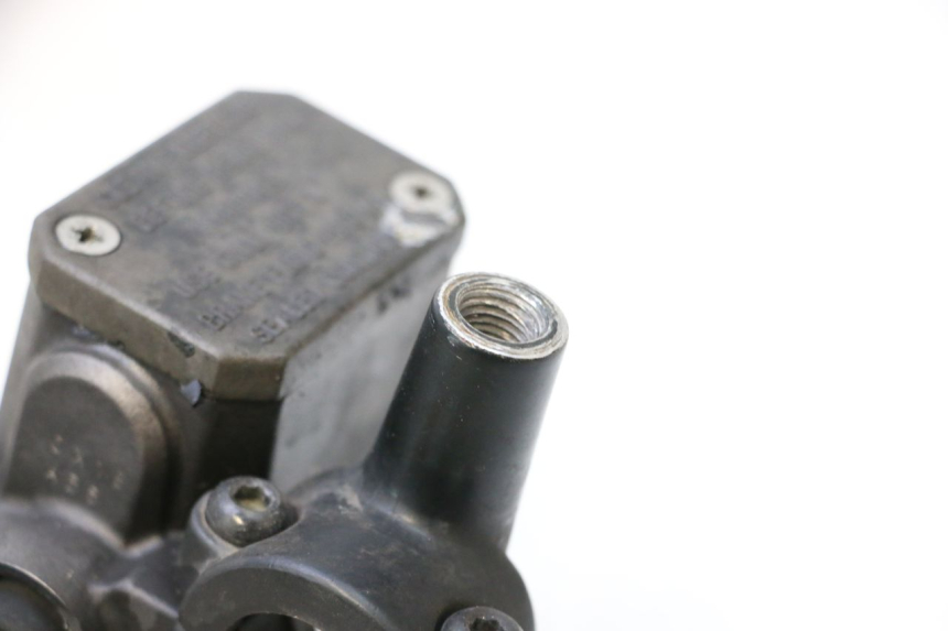 photo de HAUPTBREMSZYLINDER HINTEN YAMAHA X-MAX XMAX 125 (2010 - 2013) - Zoom auf Gebrauchszustand