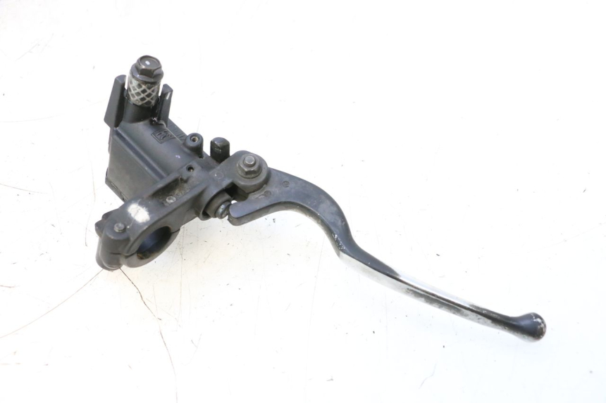 photo de HAUPTBREMSZYLINDER HINTEN YAMAHA X-MAX XMAX 125 (2010 - 2013) - Details der Befestigungspunkte