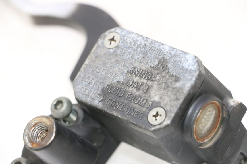 photo de HAUPTBREMSZYLINDER HINTEN YAMAHA XMAX X-MAX 125 (2006 - 2009) - Zoom auf Komponenten