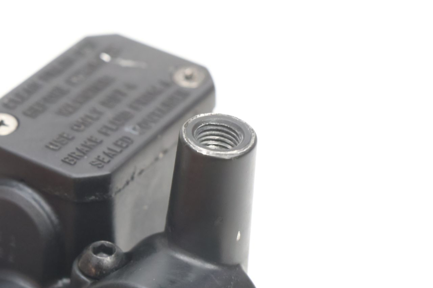 photo de HAUPTBREMSZYLINDER HINTEN YAMAHA X-MAX XMAX 125 (2010 - 2013) - Alternative Perspektive