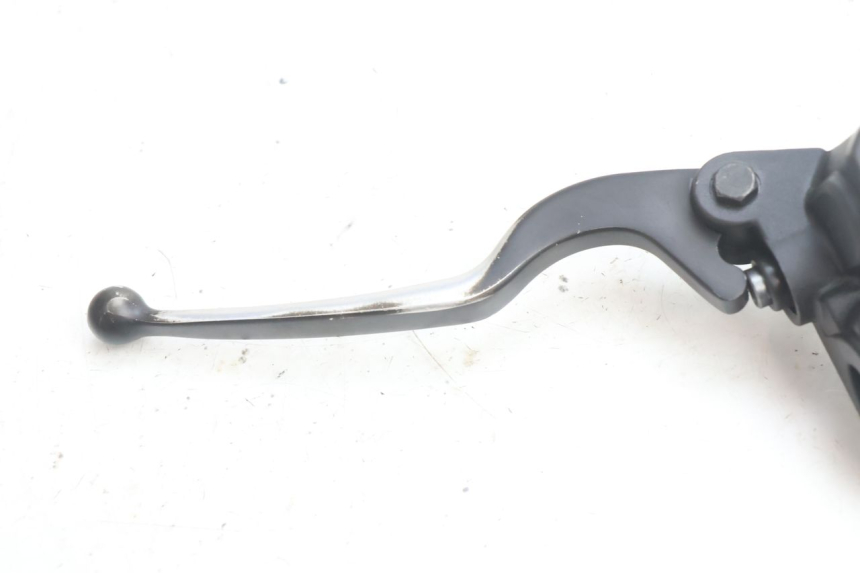 photo de HAUPTBREMSZYLINDER HINTEN YAMAHA X-MAX XMAX 125 (2010 - 2013) - Technische Nahaufnahme