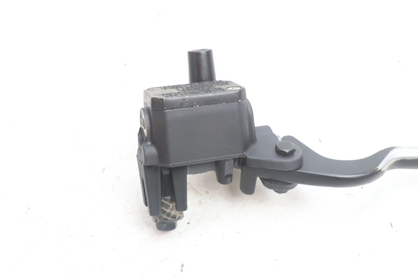 photo de HAUPTBREMSZYLINDER HINTEN YAMAHA X-MAX XMAX 125 (2010 - 2013) - Details der Befestigungspunkte