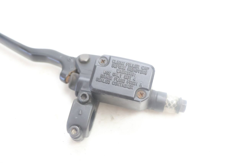 photo de HAUPTBREMSZYLINDER HINTEN YAMAHA YP MAJESTY 125 (2002 - 2006) - Zoom auf Gebrauchszustand