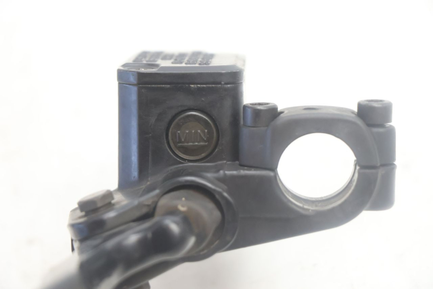 photo de HAUPTBREMSZYLINDER HINTEN YAMAHA YP MAJESTY 125 (2002 - 2006) - Technische Nahaufnahme